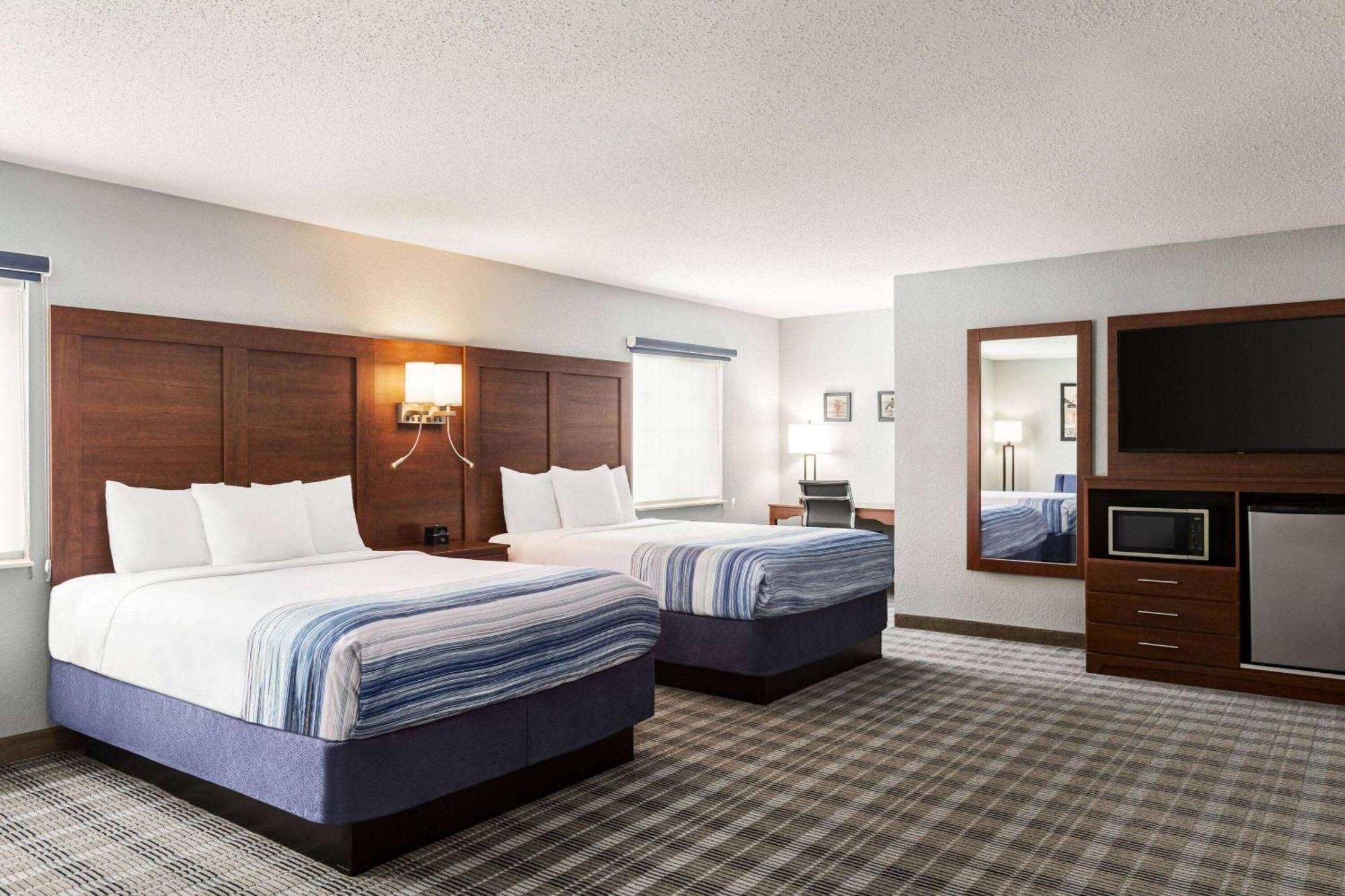 Americinn By Wyndham Williamsburg Eksteriør billede