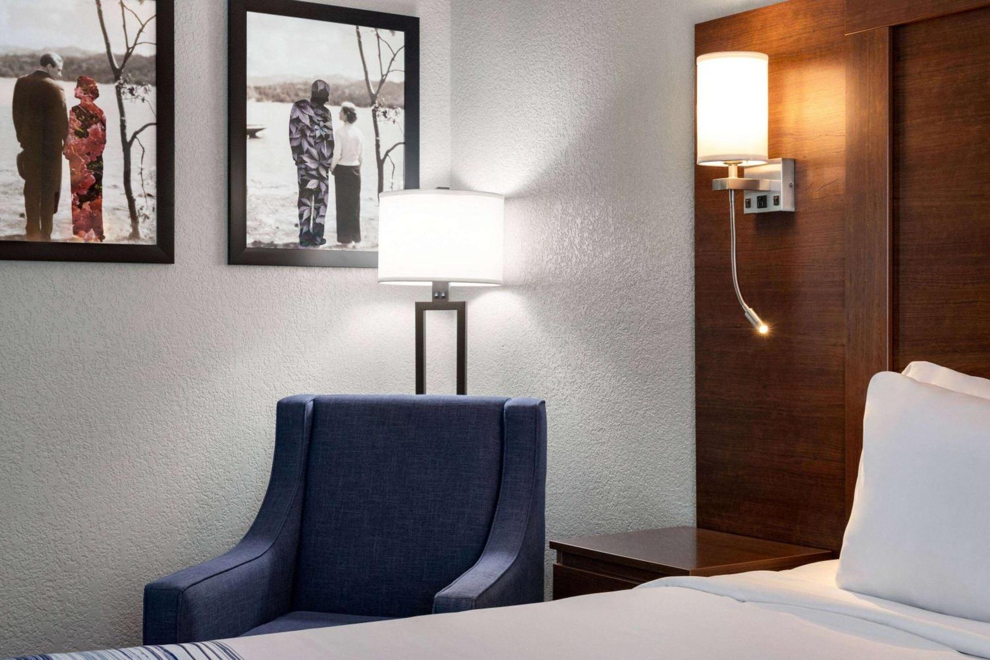 Americinn By Wyndham Williamsburg Eksteriør billede
